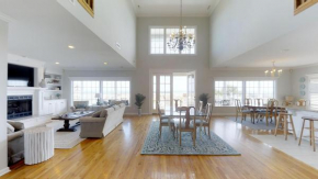 Ibis Beach House in Ocean Drive with Private Pool - 6 Bedrooms with 2 King Suites